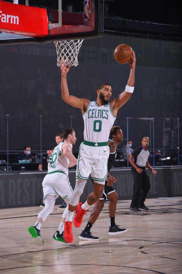 体育中超：赛季第二胜 梅州客家1-0客胜武汉三镇