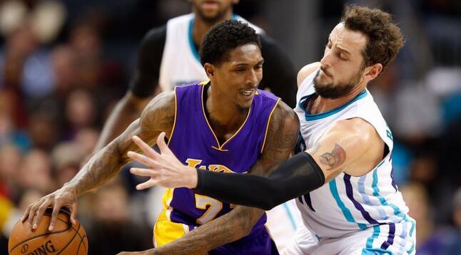 体育逐梦十四运：奥运联队选手曹源 陈艾森拿下双人男子十米跳台冠军